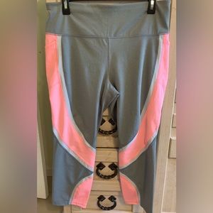 Avia Activewear Capri Leggings Large